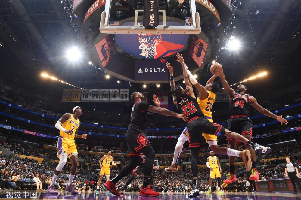 踢中场的位 踢中场的位