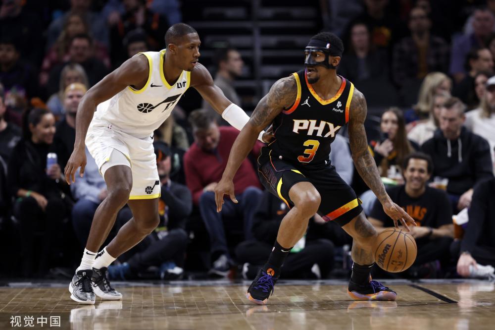 她曾多次在 她曾多次在