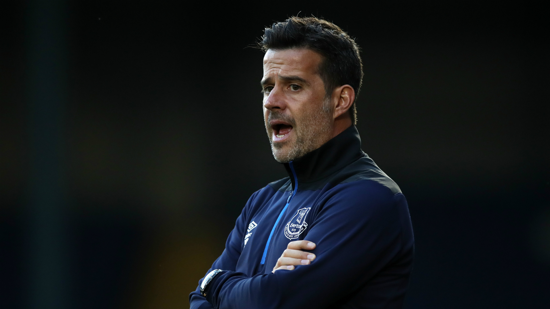 方两名防守 方两名防守