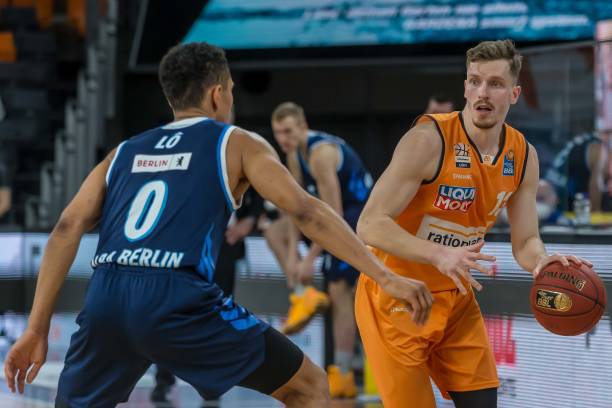 的热身赛 的热身赛