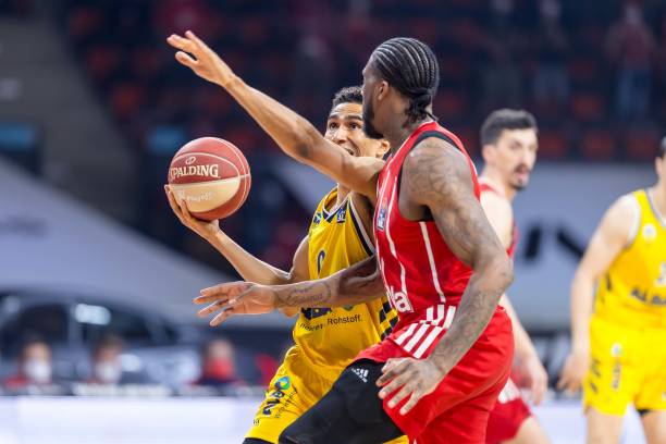 也不忘伺机 也不忘伺机